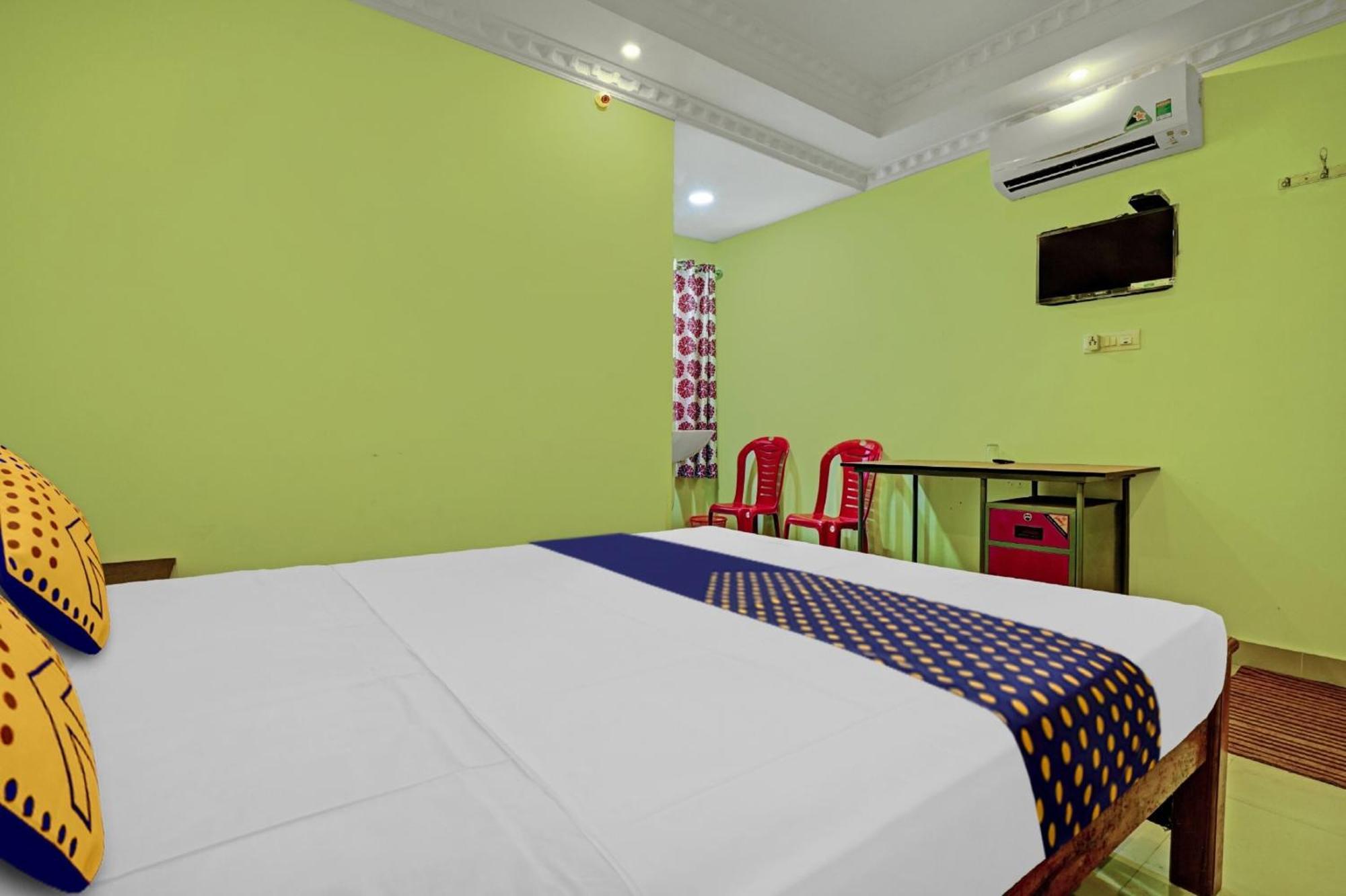 Hotel O Ss Residency Punalur Exteriör bild
