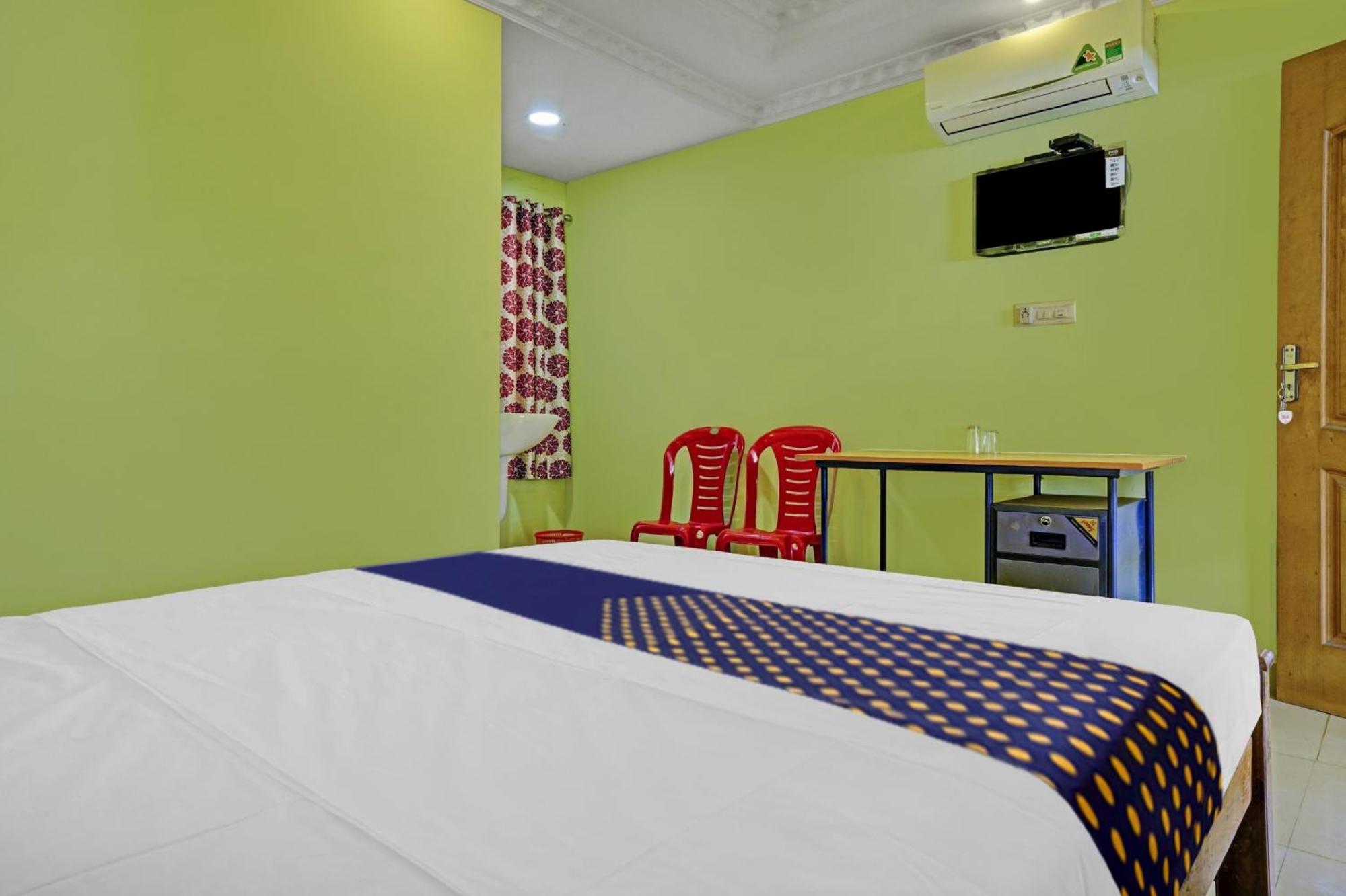 Hotel O Ss Residency Punalur Exteriör bild