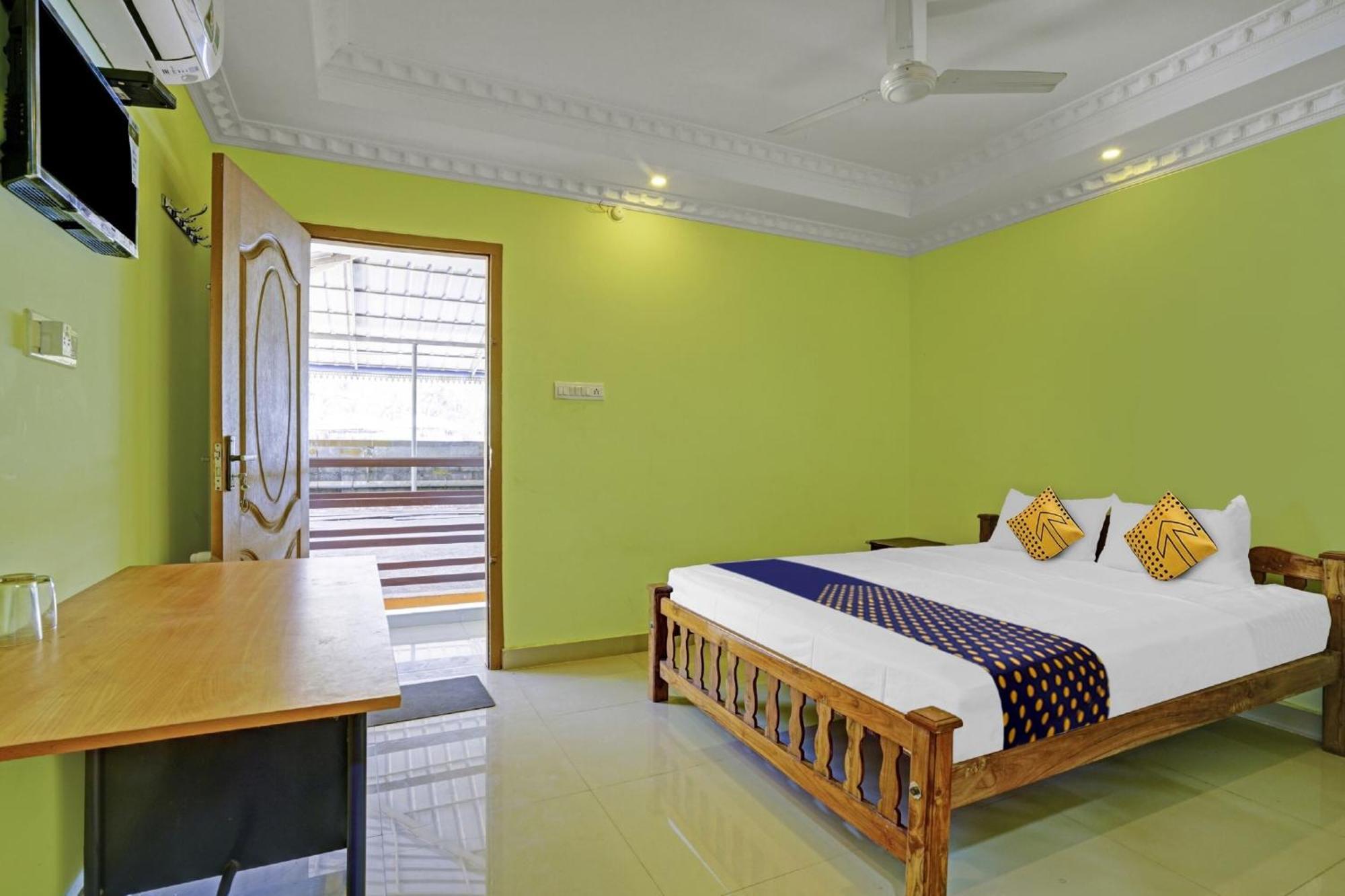 Hotel O Ss Residency Punalur Exteriör bild